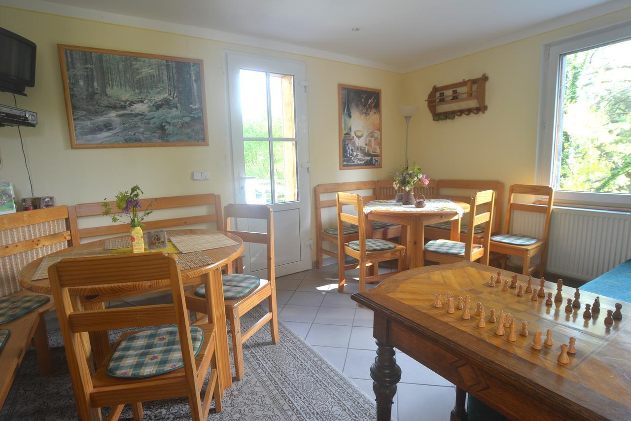 Buseranda - Depandance Hotelu U Zeleneho Stromu Decin Exterior photo