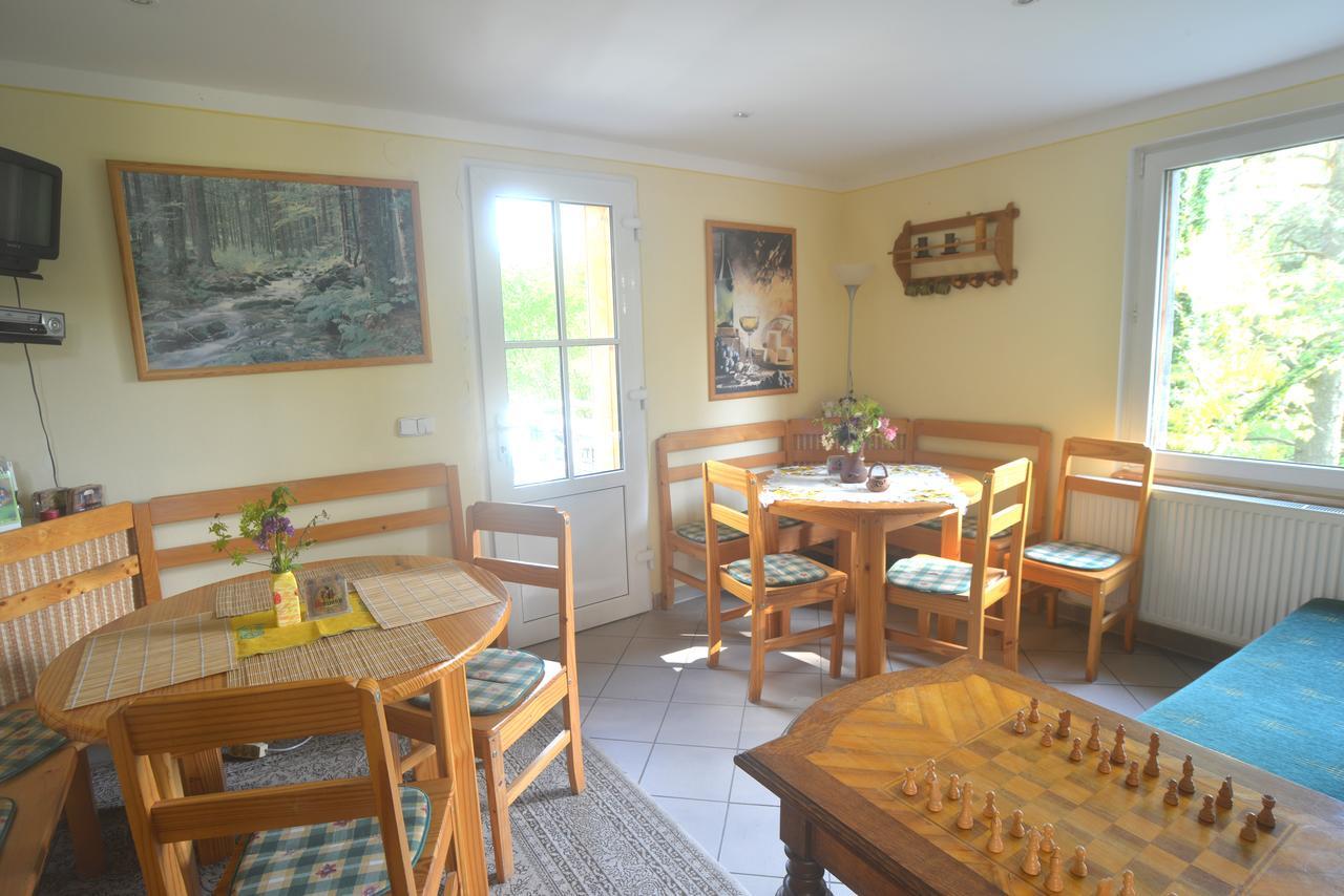 Buseranda - Depandance Hotelu U Zeleneho Stromu Decin Exterior photo